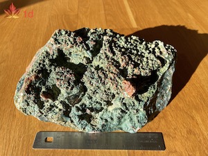 Faced and polished rough boulder, 22.5x14x11.5cm, ~5kg
